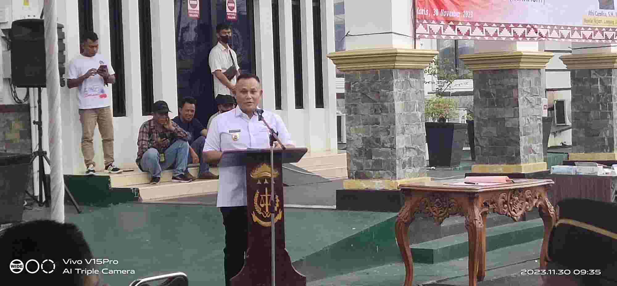 IMG_20231130_093511_cedNqoVJ2b Bupati H. Nanang Ermanto Menghadiri Pemusnahan Barang Bukti Di Kantor Kejari Lampung Selatan