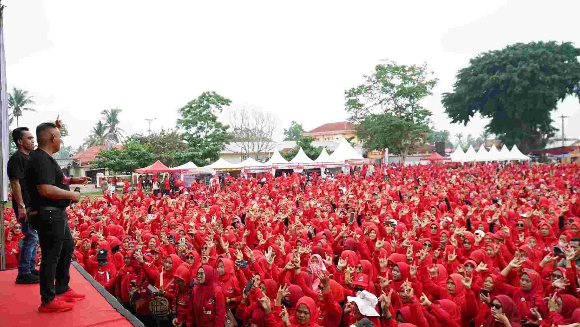 IMG-20240109-WA0027_uK588UnL75 Ketua DPC dan Ketua Srikandi PDI Perjuangan Lampung Selatan, Sambut Kedatangan Istri Capres Ganjar Pranowo