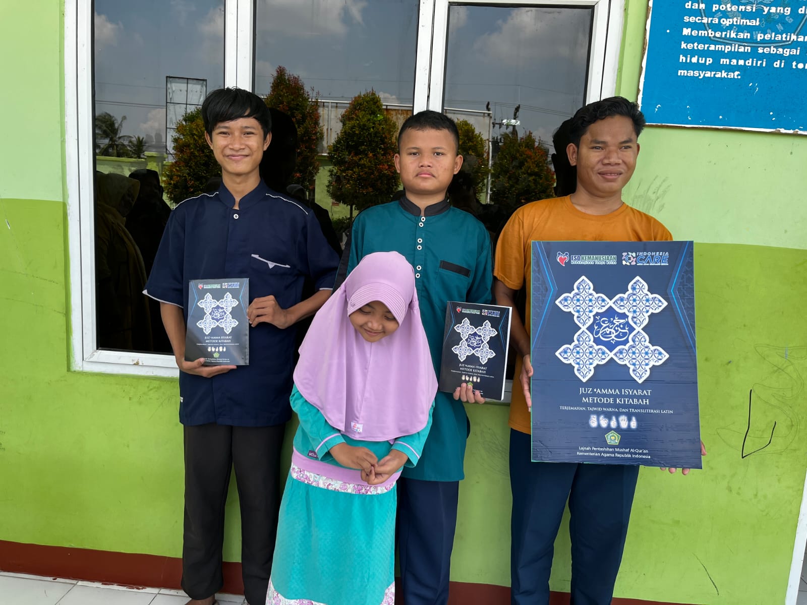 IMG-20240327-WA0195 Esq Kemanusiaan Gandeng Indonesia CARE,Distribusikan Wakaf Quran Isyarat Untuk Sahabat Tuli