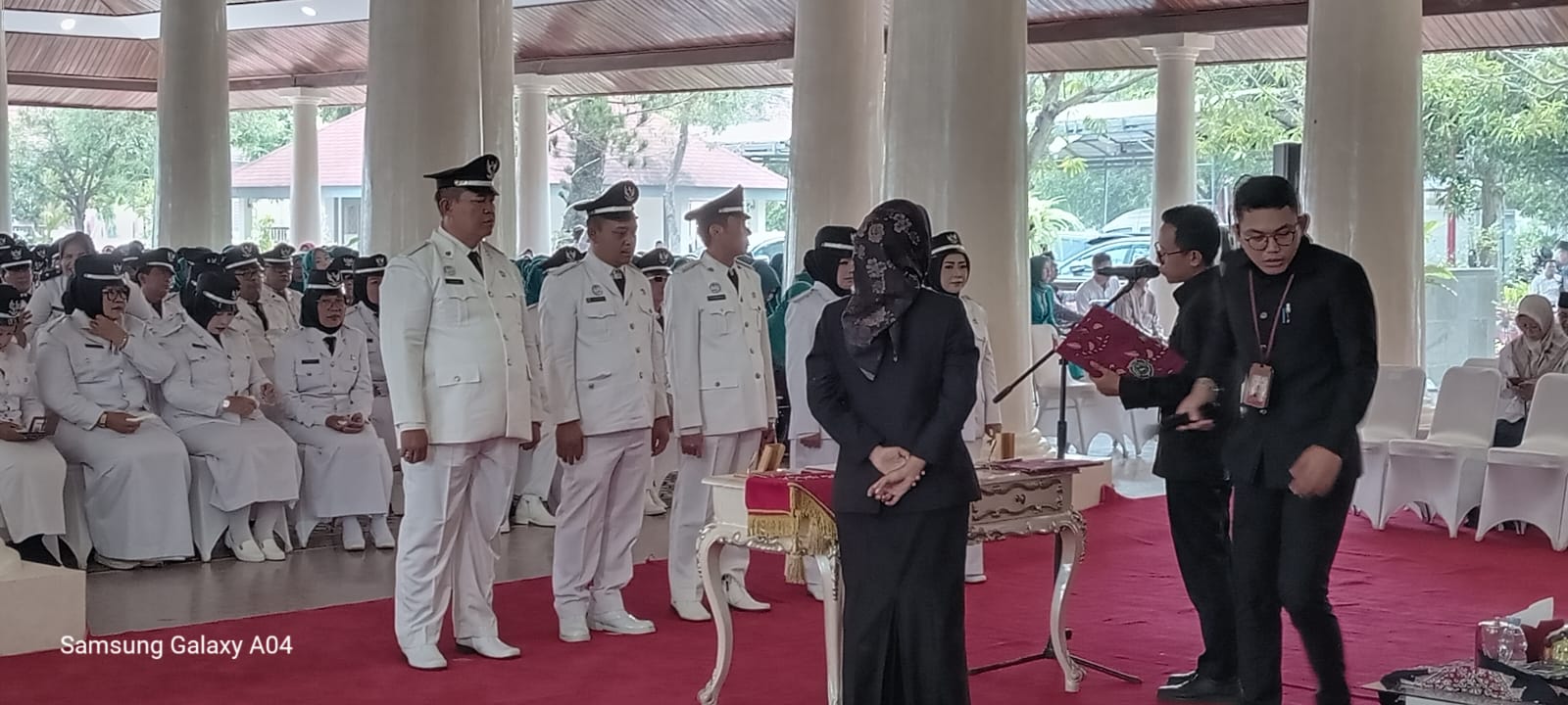 IMG-20240522-WA0086 Bupati Indramayu Nina Agustina Lantik 136 Kuwu Sesuai Perintah UU No 3 Tahun 2024