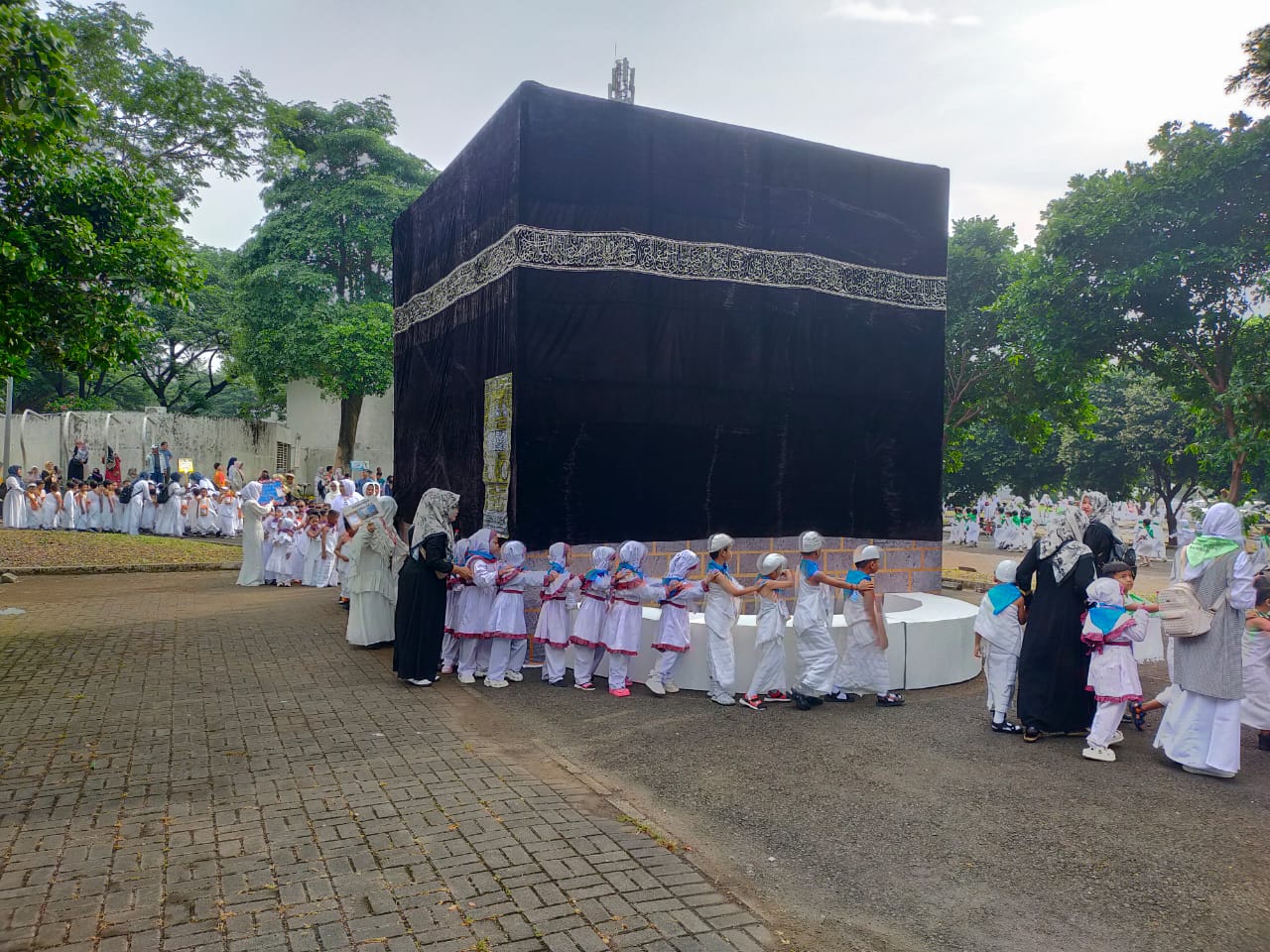 IMG-20241009-WA0004 8.000 Anak Usia Dini Di Bekasi Ikuti Pembelajaran Tentang Rukun Dan Tata Cara Ibadah Haji