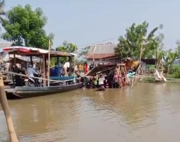 IMG-20241018-WA0031 Kades Kosambibatu Berharap Kejadian Perahu Tenggelam Pelaksana Jembatan Lebih Memperhatikan Akses Penyebrangan Warga Masyarakat