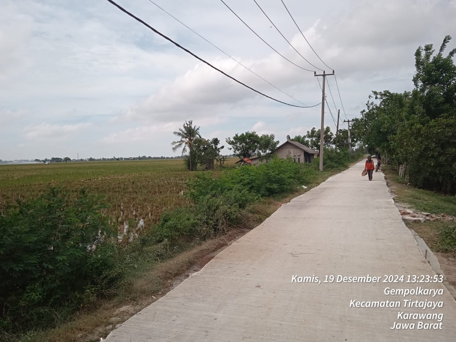 IMG-20241219-WA0014 Pemdes Gempolkarya Dan Warga Masyarakat, Apresiasi Adanya Pembangunan Peningkatan Jalan Yang Rusak
