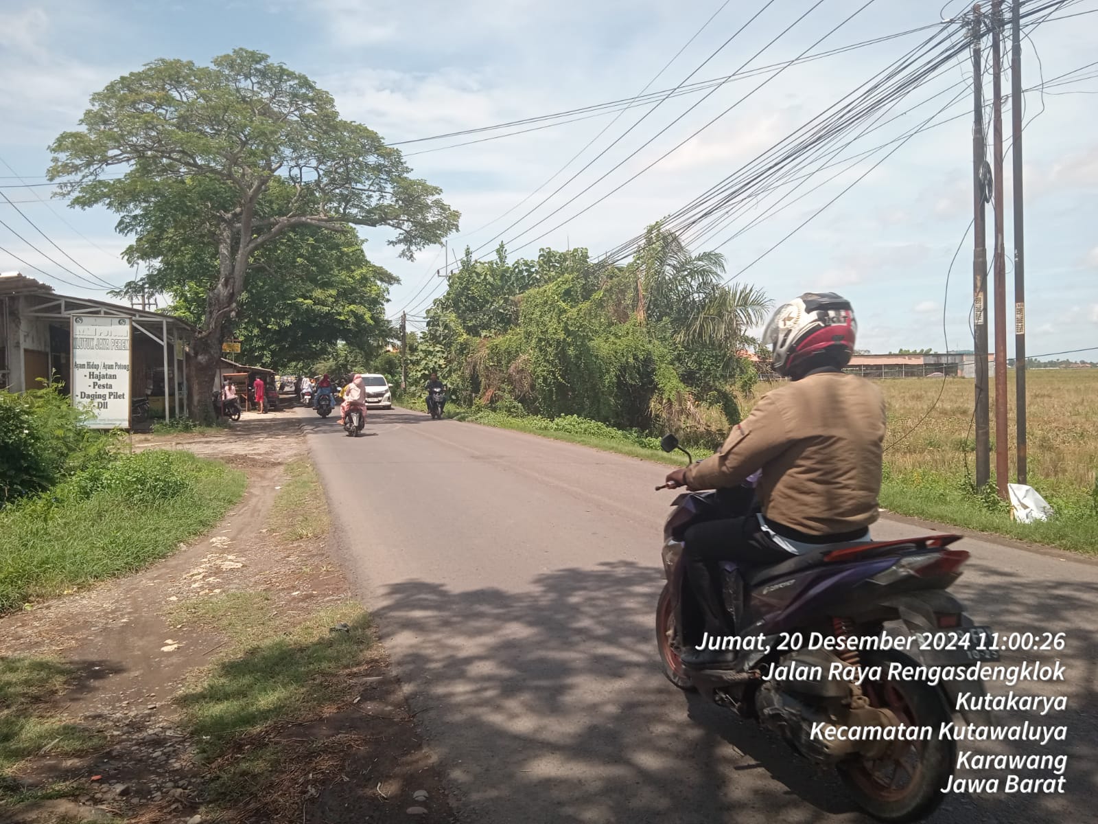 IMG-20241222-WA0018 Ironis!!! Jalan Kabupaten, Perbatasan Kutawaluya Rengasdengklok Sempit Dan Kecil, Rawan Kecelakaan