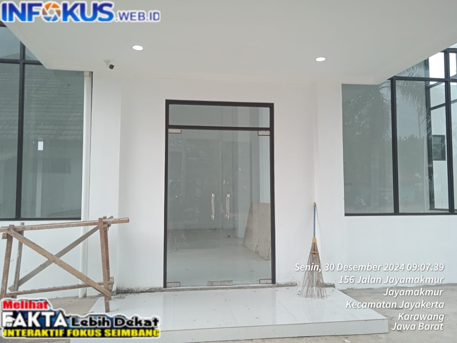 IMG-20241230-WA0011 Camat Dan Kasie Trantib Jayakerta Minta Pembangunan Kantor Bisa Segera Selesai