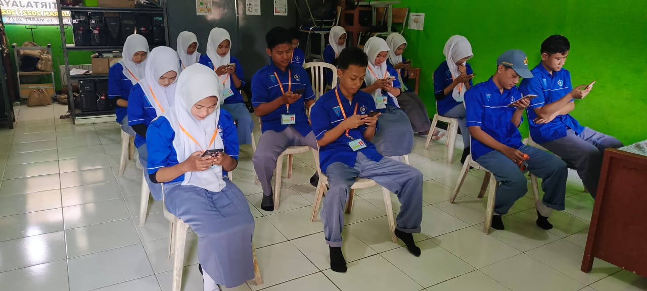 IMG-20250415-WA0061 SMKN 1 Tirtajaya Karawang Gelar Kegiatan UKK Tahun Ajaran 2024/2025