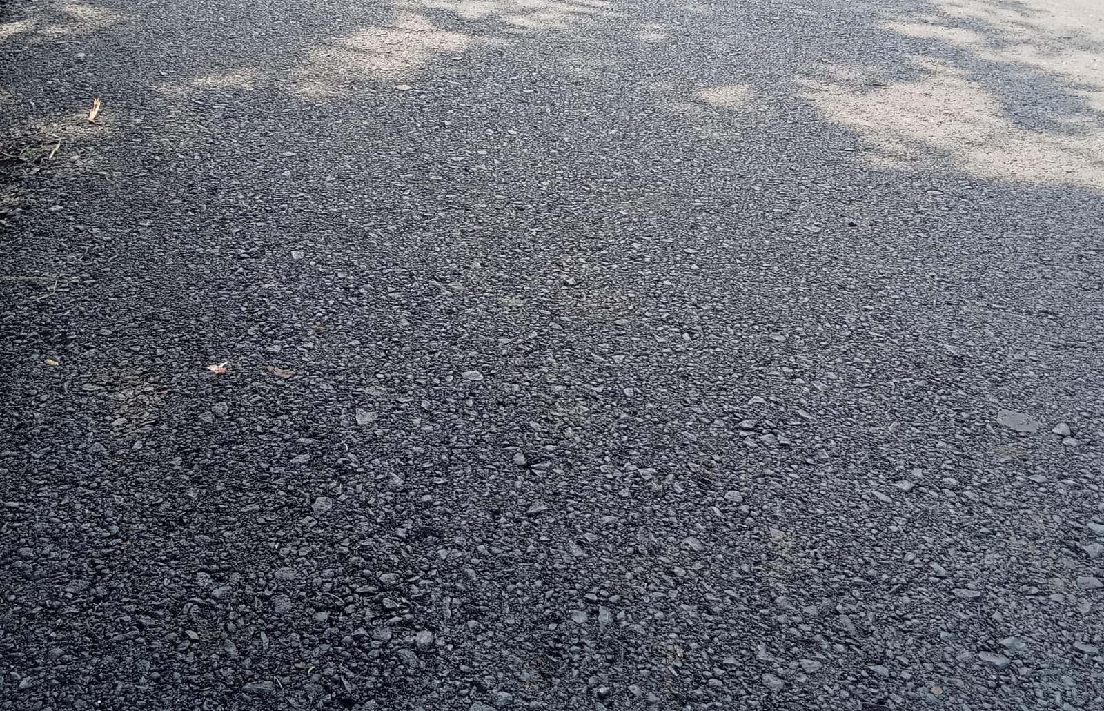 IMG-20250711-WA01522 Hotmix' Anggar Sebesar Rp189 Juta di Karangpawitan–Purwamekar Diduga Di Kerjakan Asal Jadi Dan Kurang Pengawasan