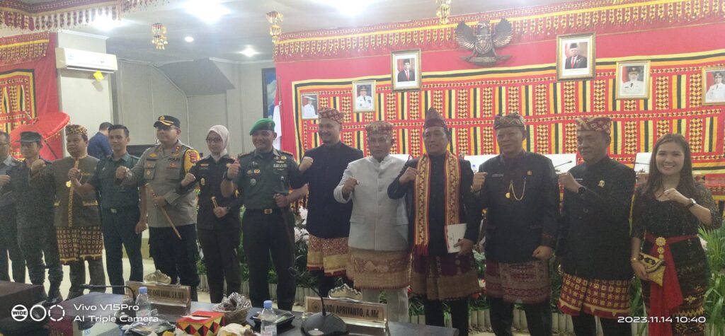 IMG_20231114_104043_9GnIvj8v3x-1024x475 Bupati Lampung Selatan Hadiri Rapat Paripurna Dalam Rangka HUT Lampung Selatan